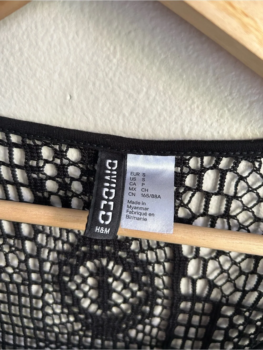 H&M divided black